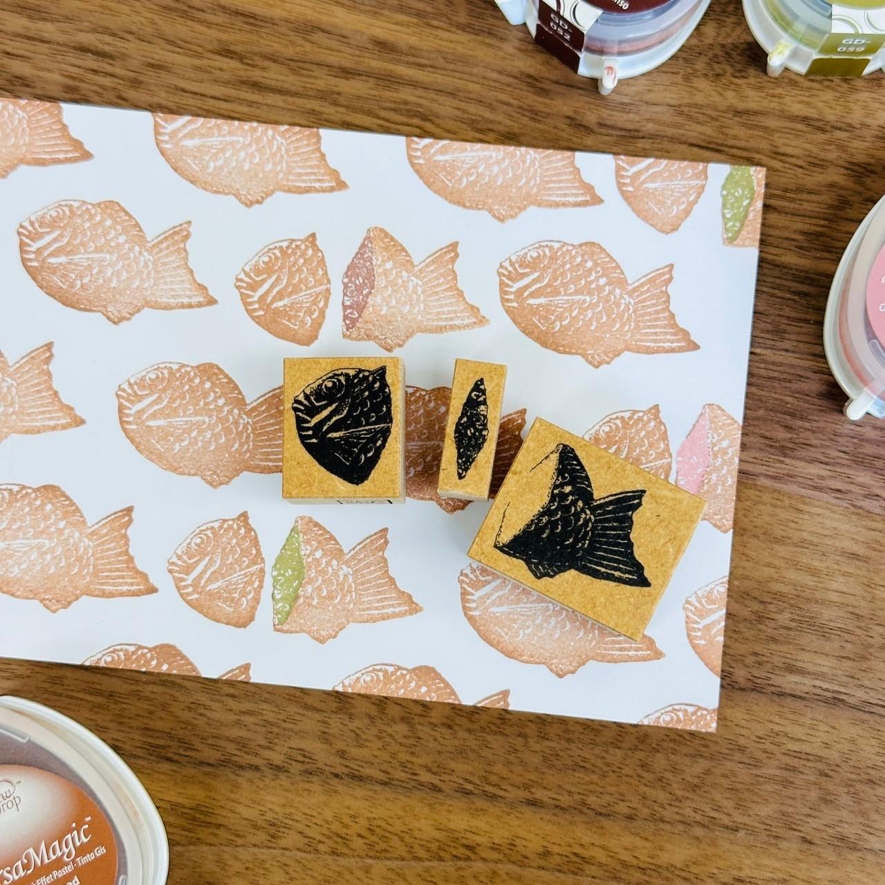 半分に割ったおいしそうなたい焼きスタンプ・小1枚目の画像