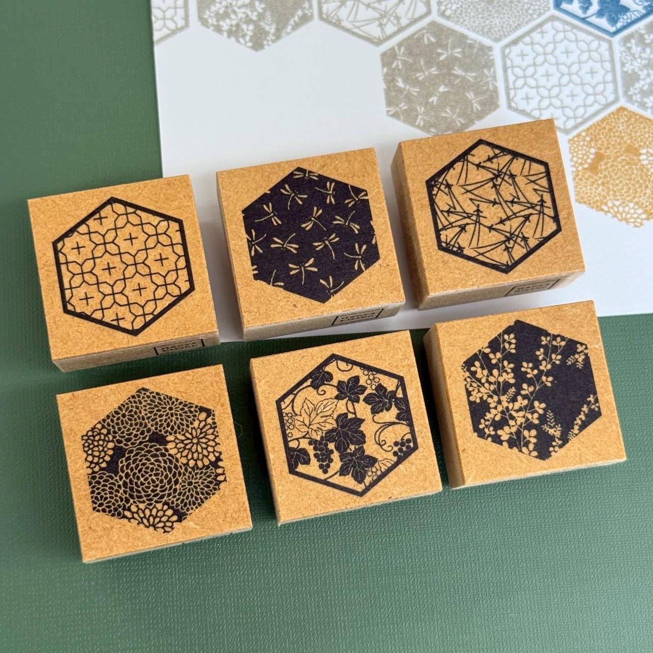 秋の和柄 亀甲形1枚目の画像